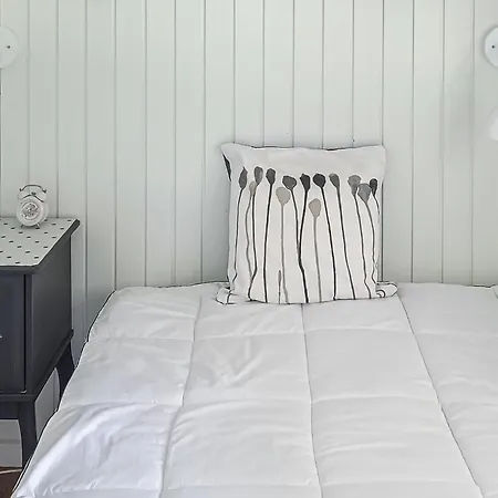2 Bedroom Amazing In Hals